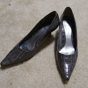 Bandolino Gray Heels size 7M